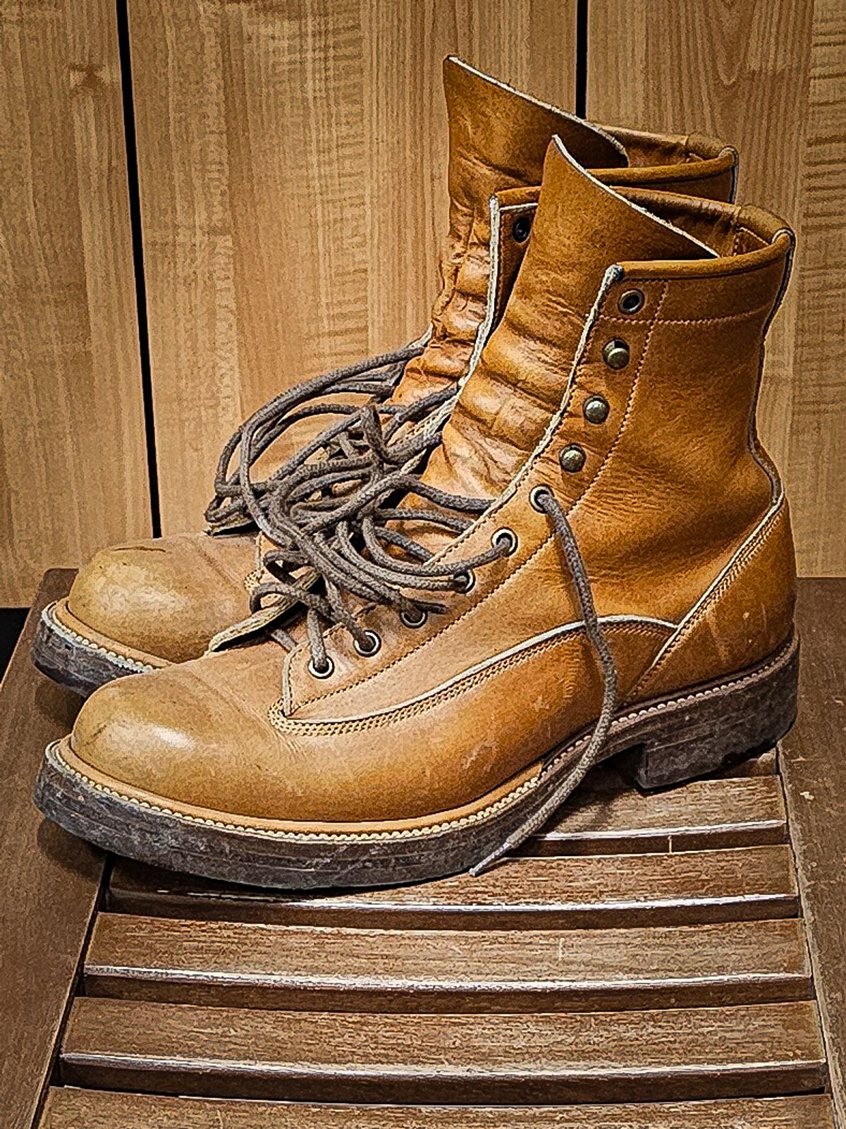 Photo by nobnix on April 23, 2025 of the Flame Panda Lace To Toe in Unlisted Leather.