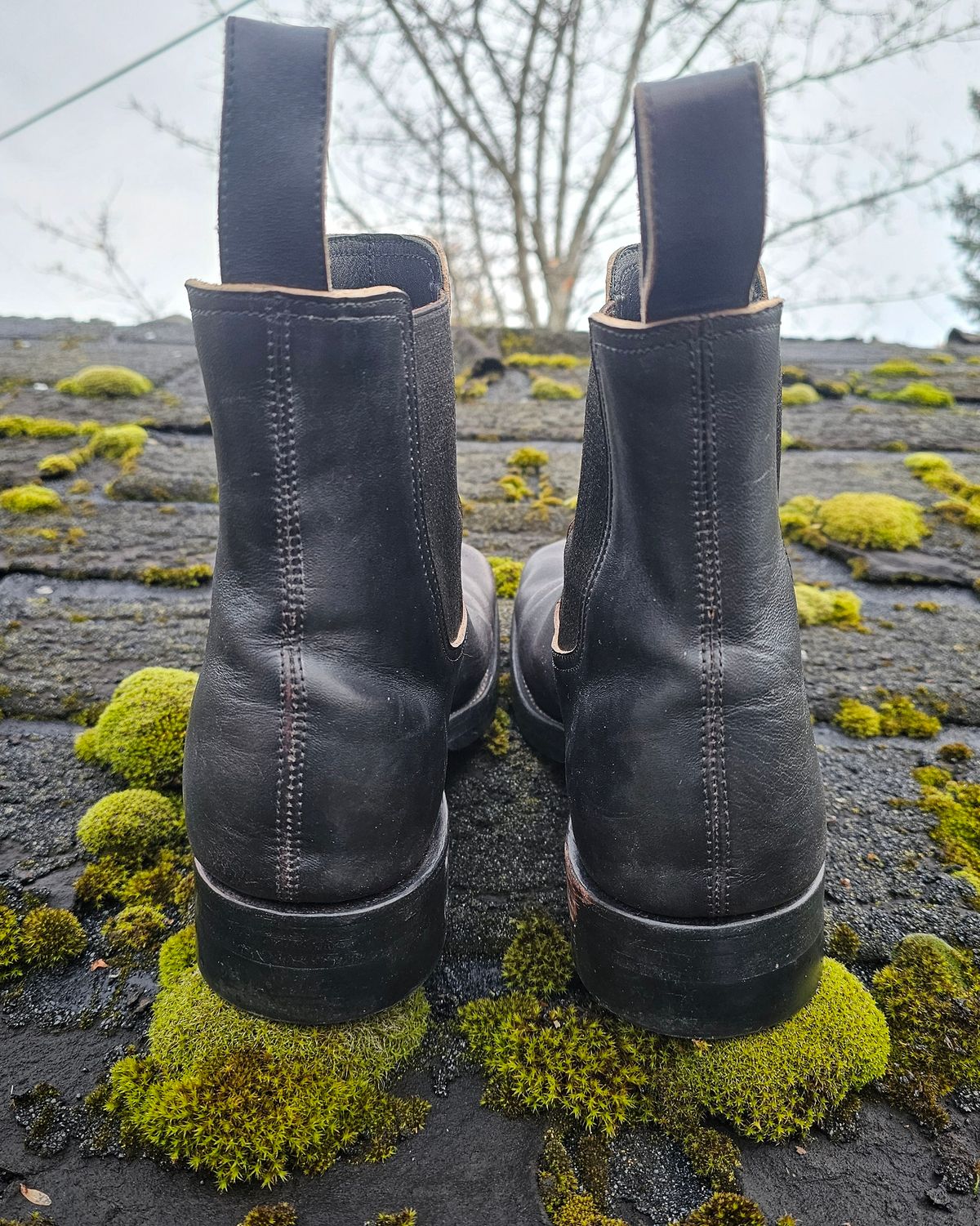 Photo by nobnix on November 3, 2024 of the Briselblack The Seventh TABI in Black-Overdyed Horsebutt.