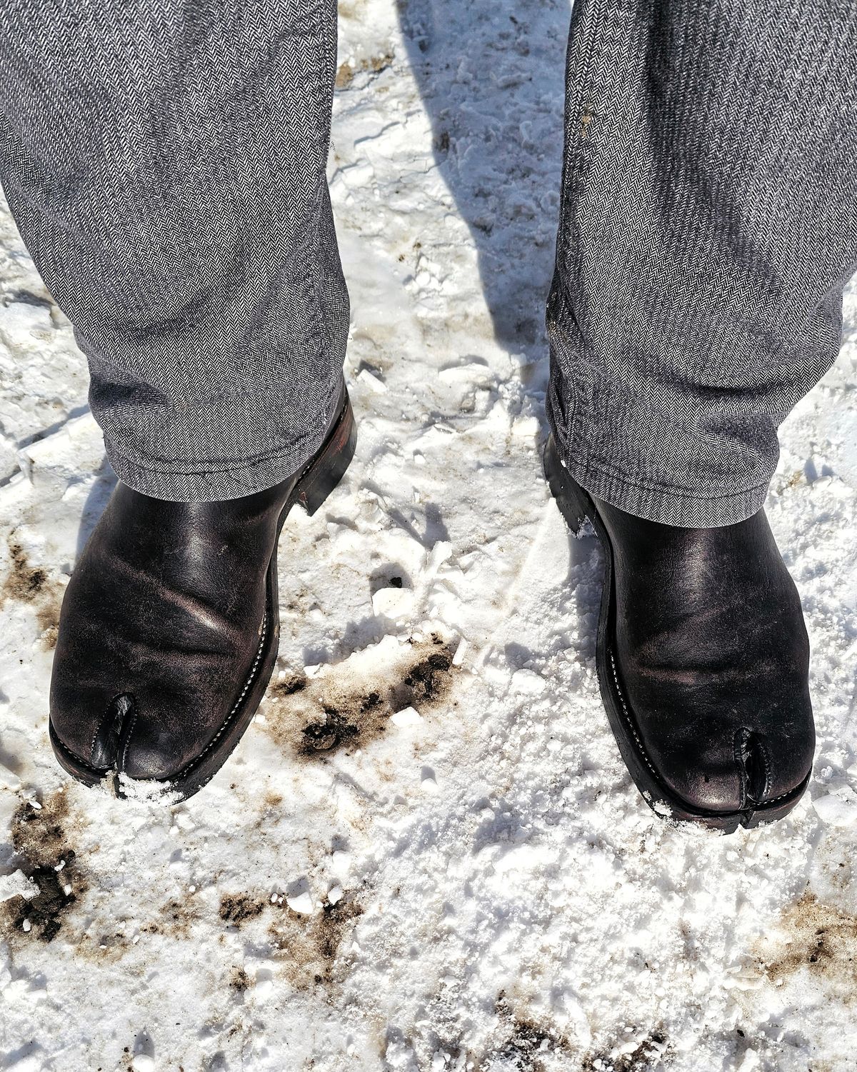 Photo by nobnix on February 7, 2025 of the Briselblack The Seventh TABI in Black-Overdyed Horsebutt.