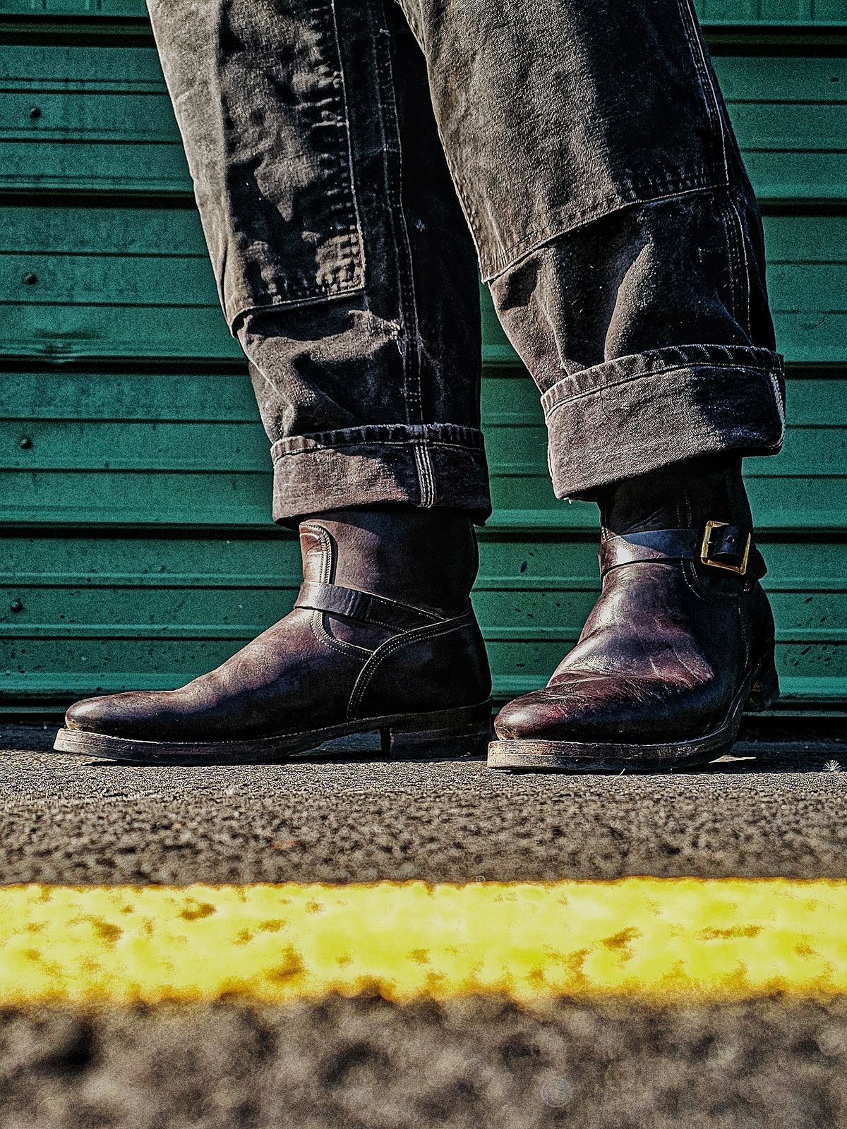 Photo by nobnix on June 5, 2025 of the Motor Engineer Boots in Black Hand-Dyed Italian Horsebutt.