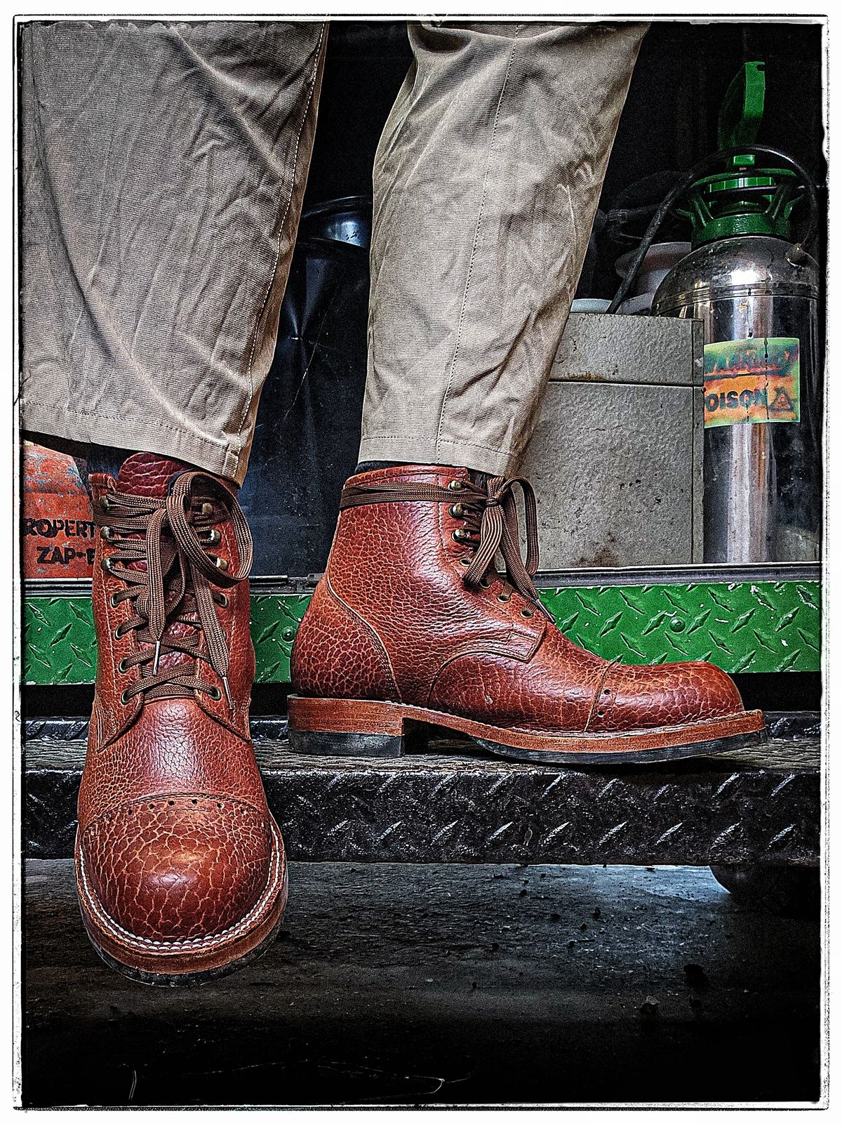 Photo by nobnix on June 11, 2025 of the Prof Barnets Bulky Cap Toe Boots in Seidel Peanut Shrunken Bison.