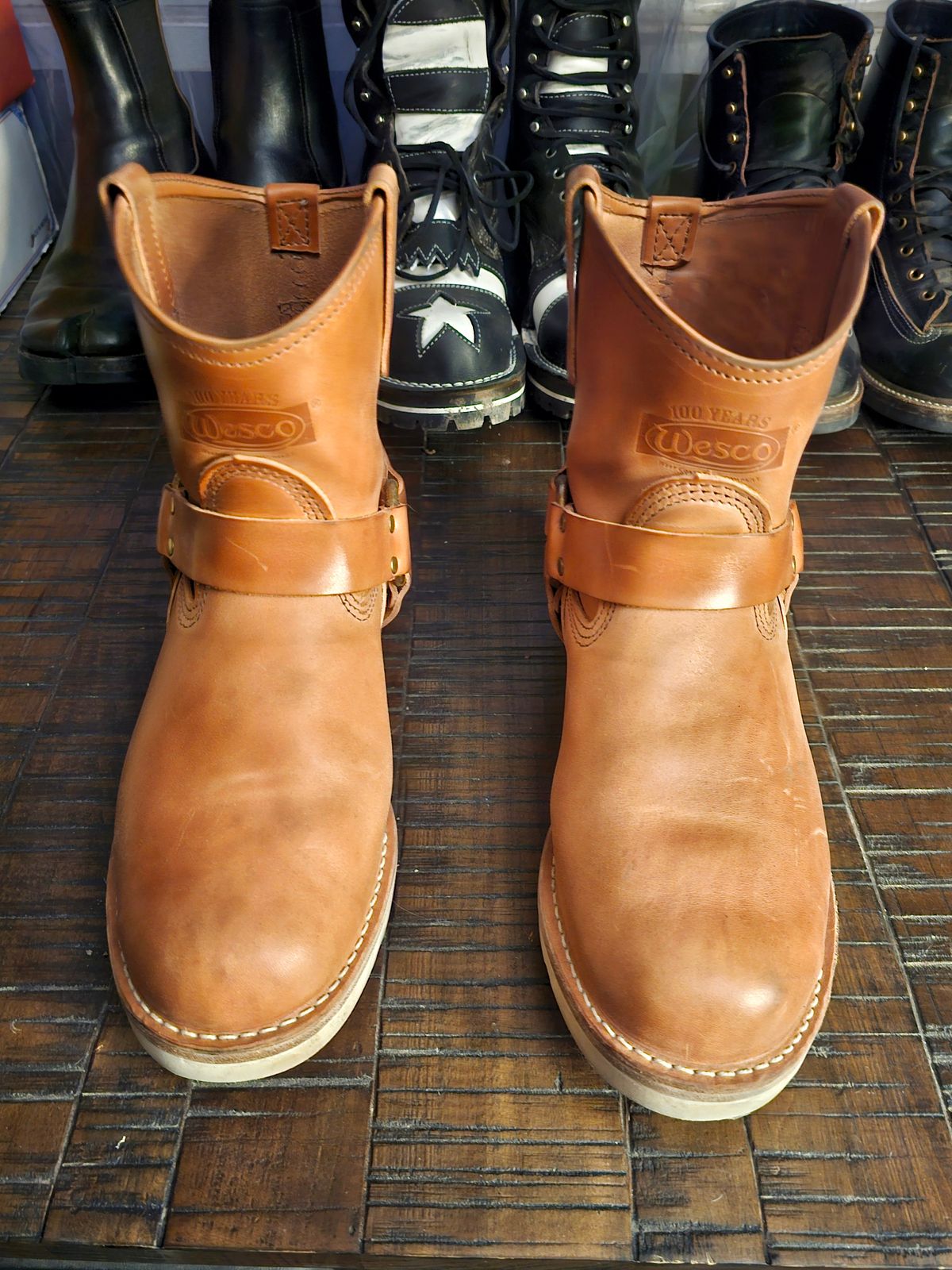 Photo by nobnix on December 8, 2024 of the Wesco X The Shop Vancouver Shorty Mo in Maryam Veg Tanned Natural Horsehide.