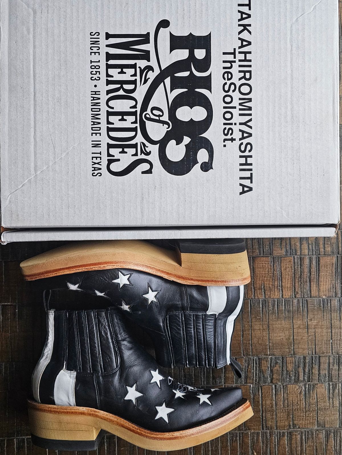 Photo by nobnix on December 7, 2025 of the Rios of Mercedes Takahiro Miyashita THE SOLOIST western Ankle Boots in Black Kidskin.