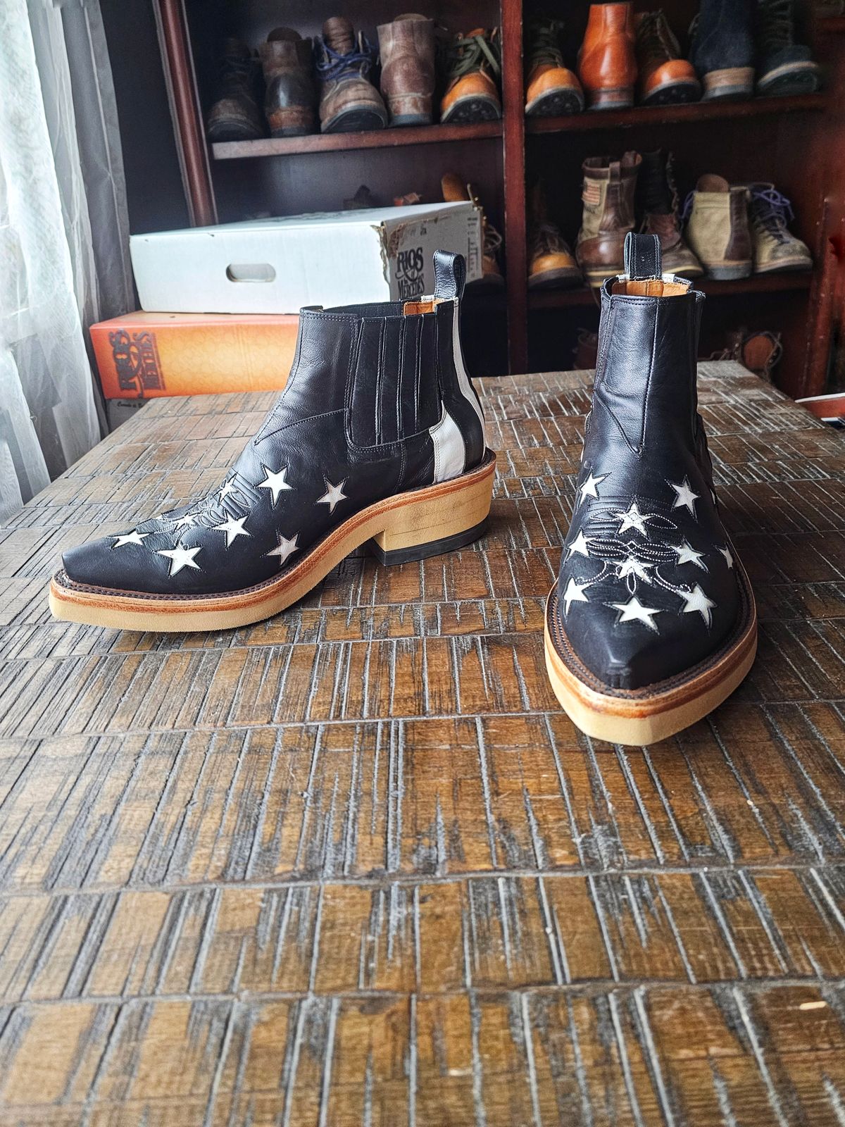 Photo by nobnix on December 7, 2025 of the Rios of Mercedes Takahiro Miyashita THE SOLOIST western Ankle Boots in Black Kidskin.