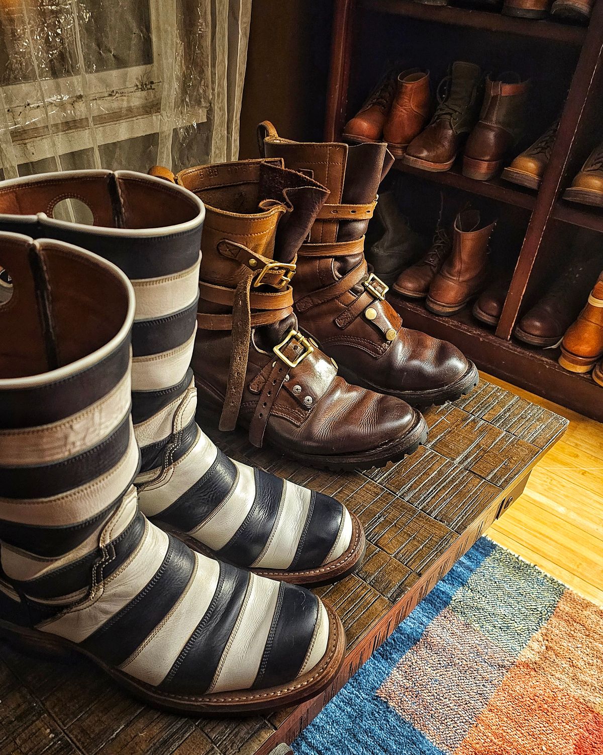 Photo by nobnix on April 1, 2024 of the Open Road Boots Striped in Navy Glass Calf, White Chrome Tanned.