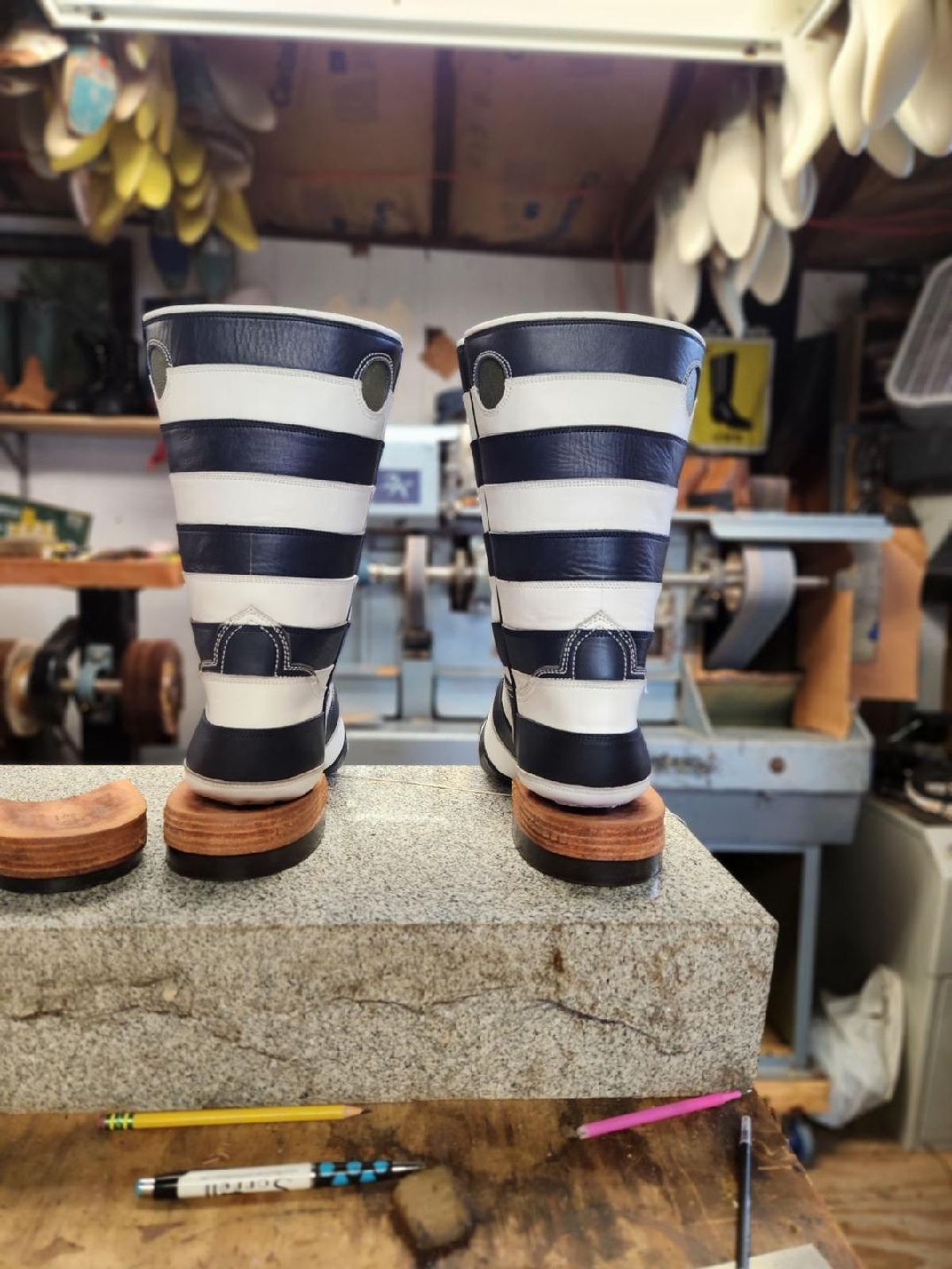 Photo by nobnix on September 25, 2023 of the Open Road Boots Striped in Navy Glass Calf, White Chrome Tanned.