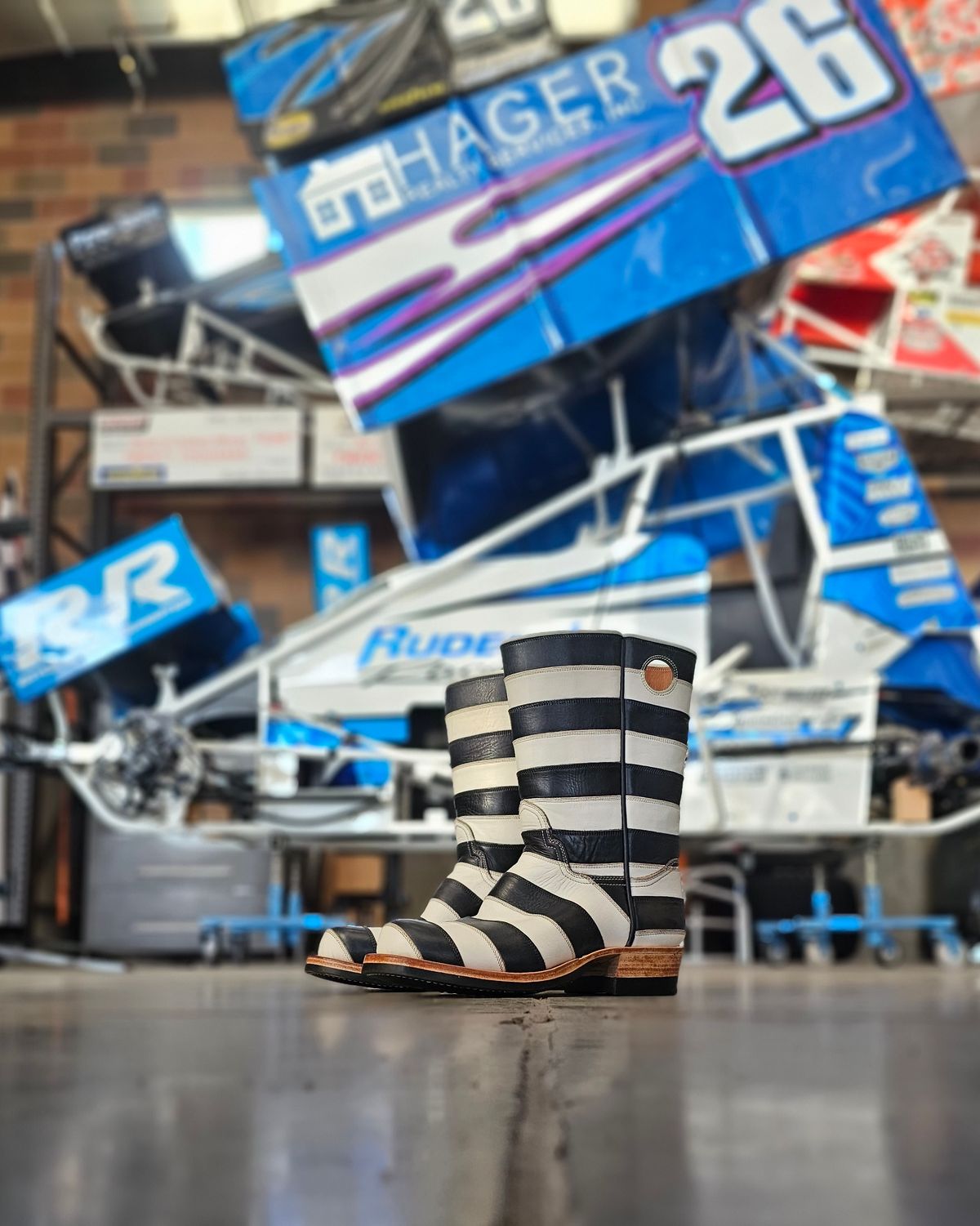 Photo by nobnix on October 17, 2023 of the Open Road Boots Striped in Navy Glass Calf, White Chrome Tanned.