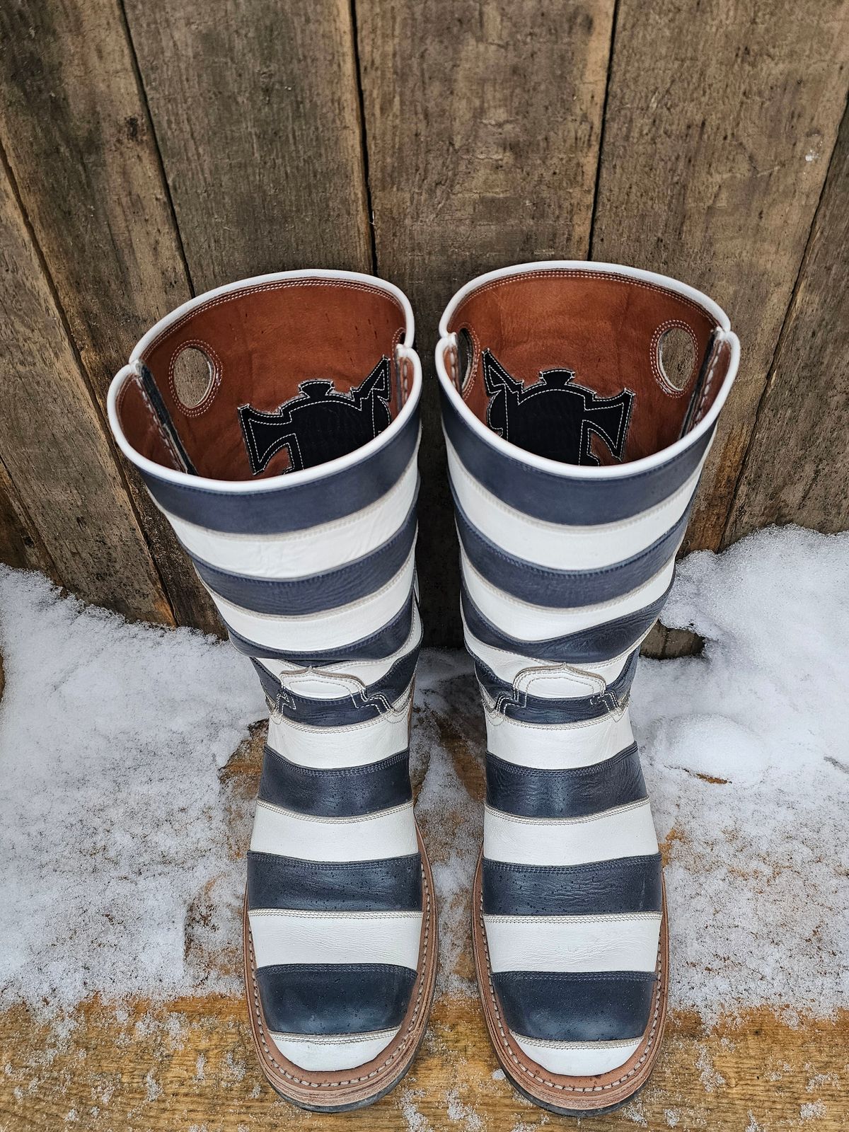 Photo by nobnix on December 3, 2023 of the Open Road Boots Striped in Navy Glass Calf, White Chrome Tanned.