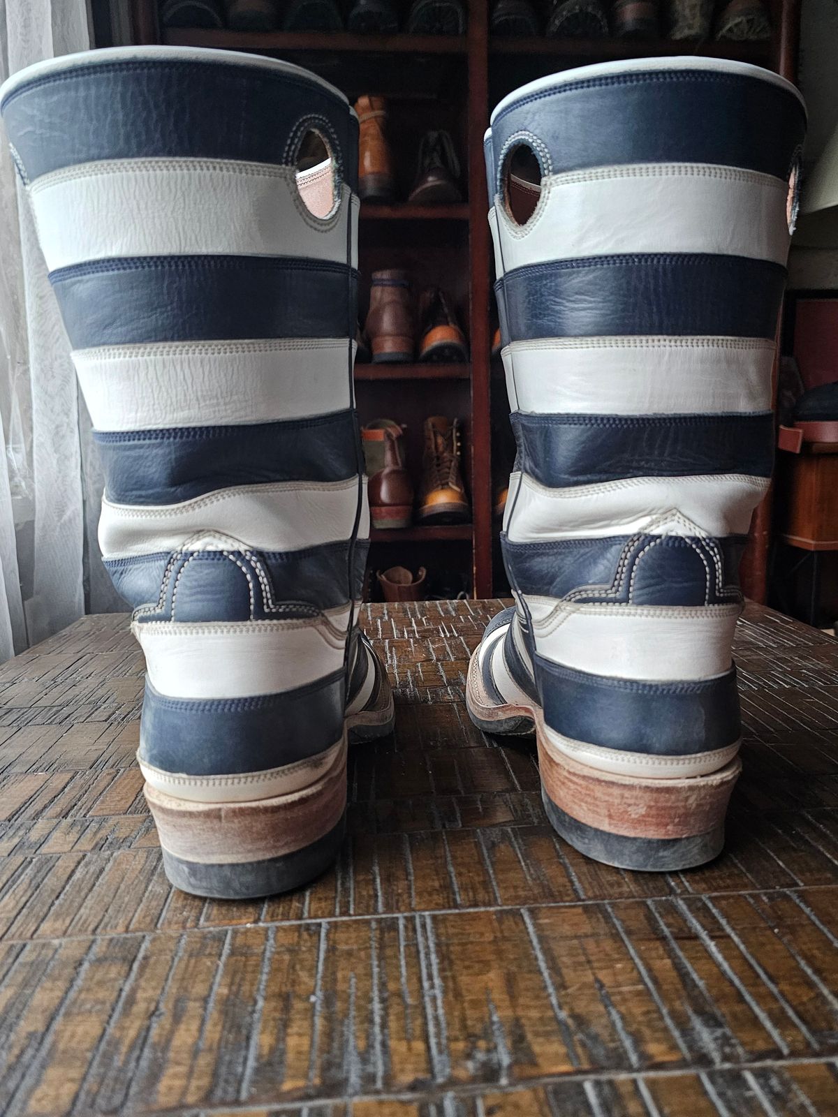 Photo by nobnix on January 3, 2024 of the Open Road Boots Striped in Navy Glass Calf, White Chrome Tanned.