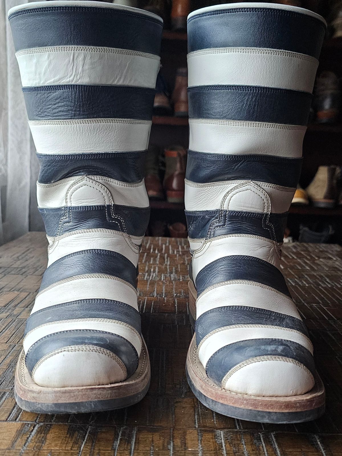 Photo by nobnix on January 3, 2024 of the Open Road Boots Striped in Navy Glass Calf, White Chrome Tanned.