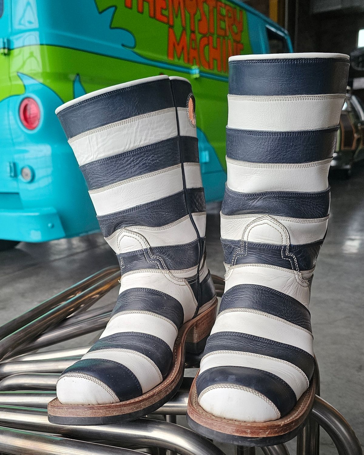 Photo by nobnix on February 2, 2024 of the Open Road Boots Striped in Navy Glass Calf, White Chrome Tanned.