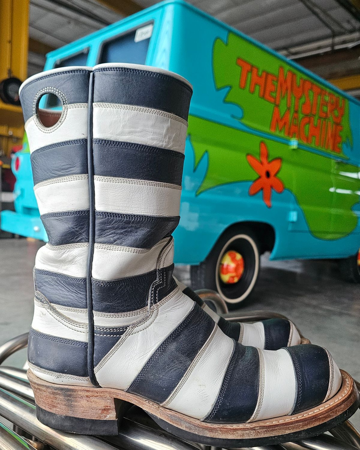 Photo by nobnix on February 2, 2024 of the Open Road Boots Striped in Navy Glass Calf, White Chrome Tanned.