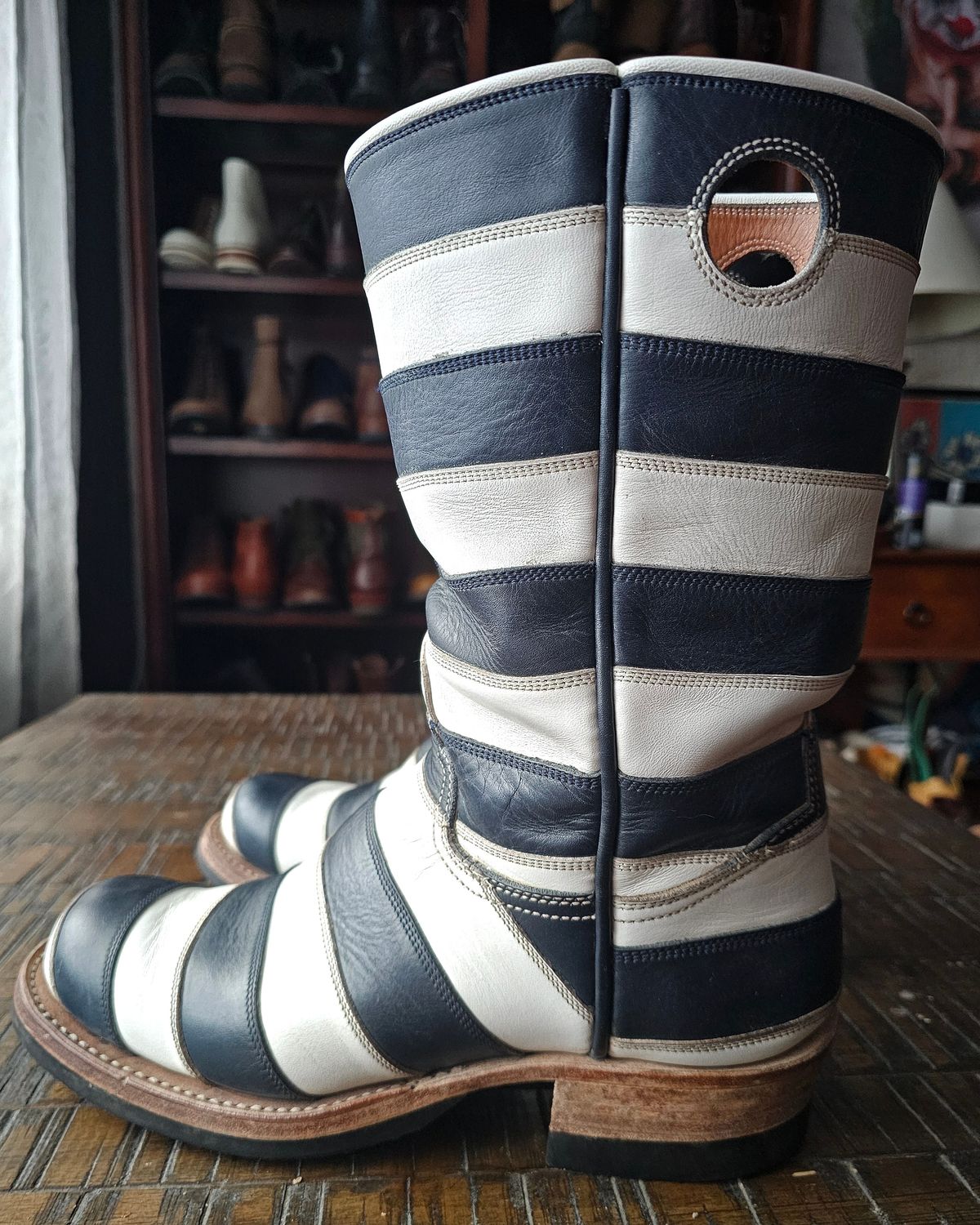 Photo by nobnix on March 4, 2024 of the Open Road Boots Striped in Navy Glass Calf, White Chrome Tanned.