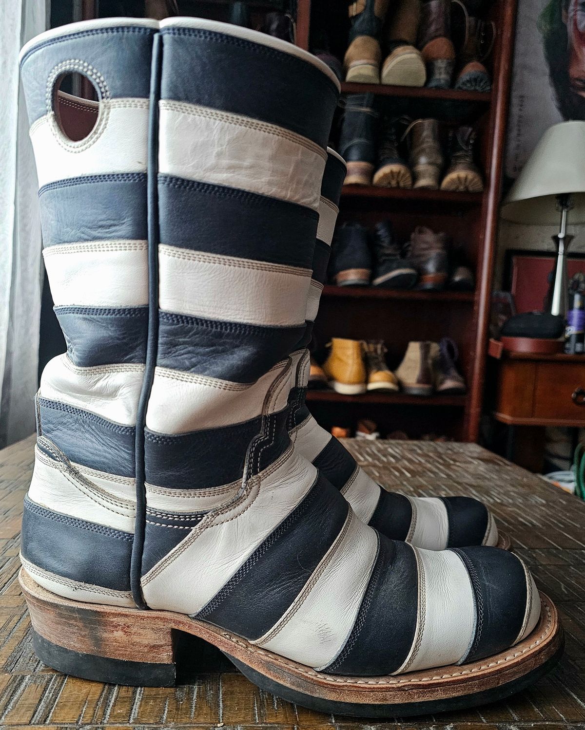 Photo by nobnix on March 4, 2024 of the Open Road Boots Striped in Navy Glass Calf, White Chrome Tanned.