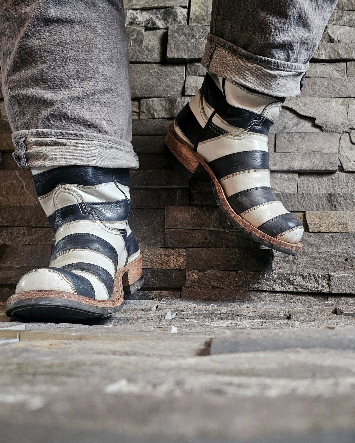 Photo by nobnix on March 19, 2024 of the Open Road Boots Striped in Navy Glass Calf, White Chrome Tanned.