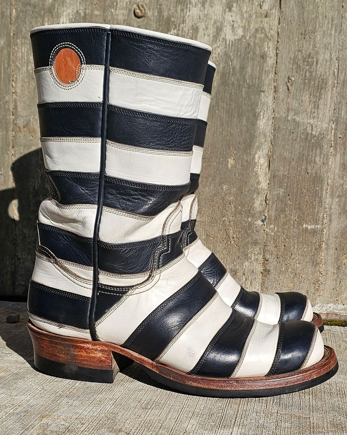Photo by nobnix on April 1, 2024 of the Open Road Boots Striped in Navy Glass Calf, White Chrome Tanned.