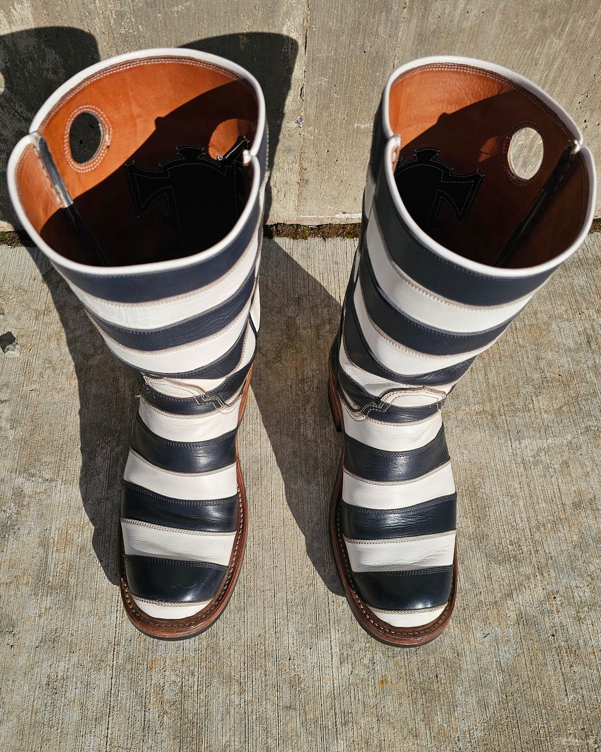 Photo by nobnix on April 1, 2024 of the Open Road Boots Striped in Navy Glass Calf, White Chrome Tanned.