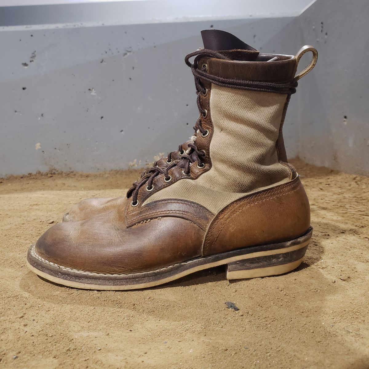 Photo by nobnix on November 1, 2022 of the Frank's Boots Ryker AT in Arif & Sons Hand Waxed Antique Brown.