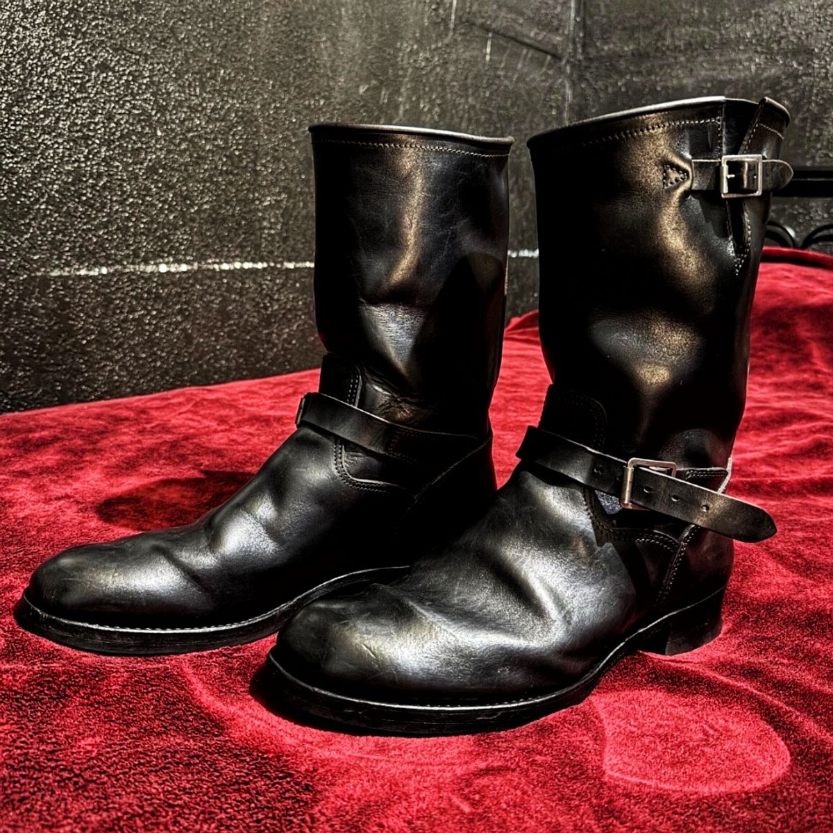 Photo by nobnix on June 25, 2025 of the SKOOB Wander Engineer Boots in Black Italian Horsebutt.