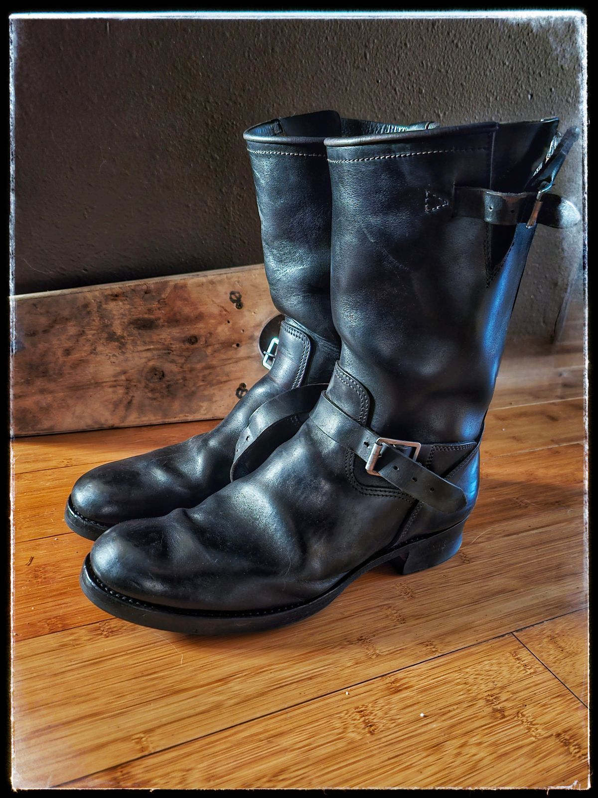 Photo by nobnix on July 1, 2025 of the SKOOB Wander Engineer Boots in Black Italian Horsebutt.