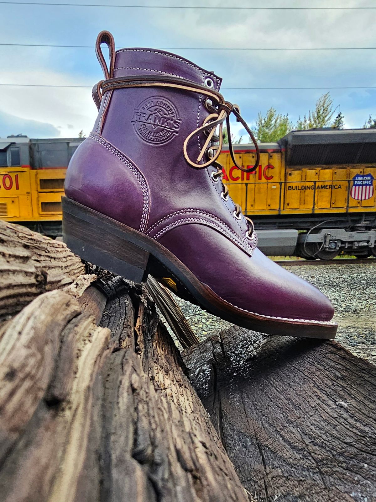 Photo by nobnix on September 22, 2023 of the Frank's Boots Square Toe in Maryam Amethyste TPR Horsebutt.