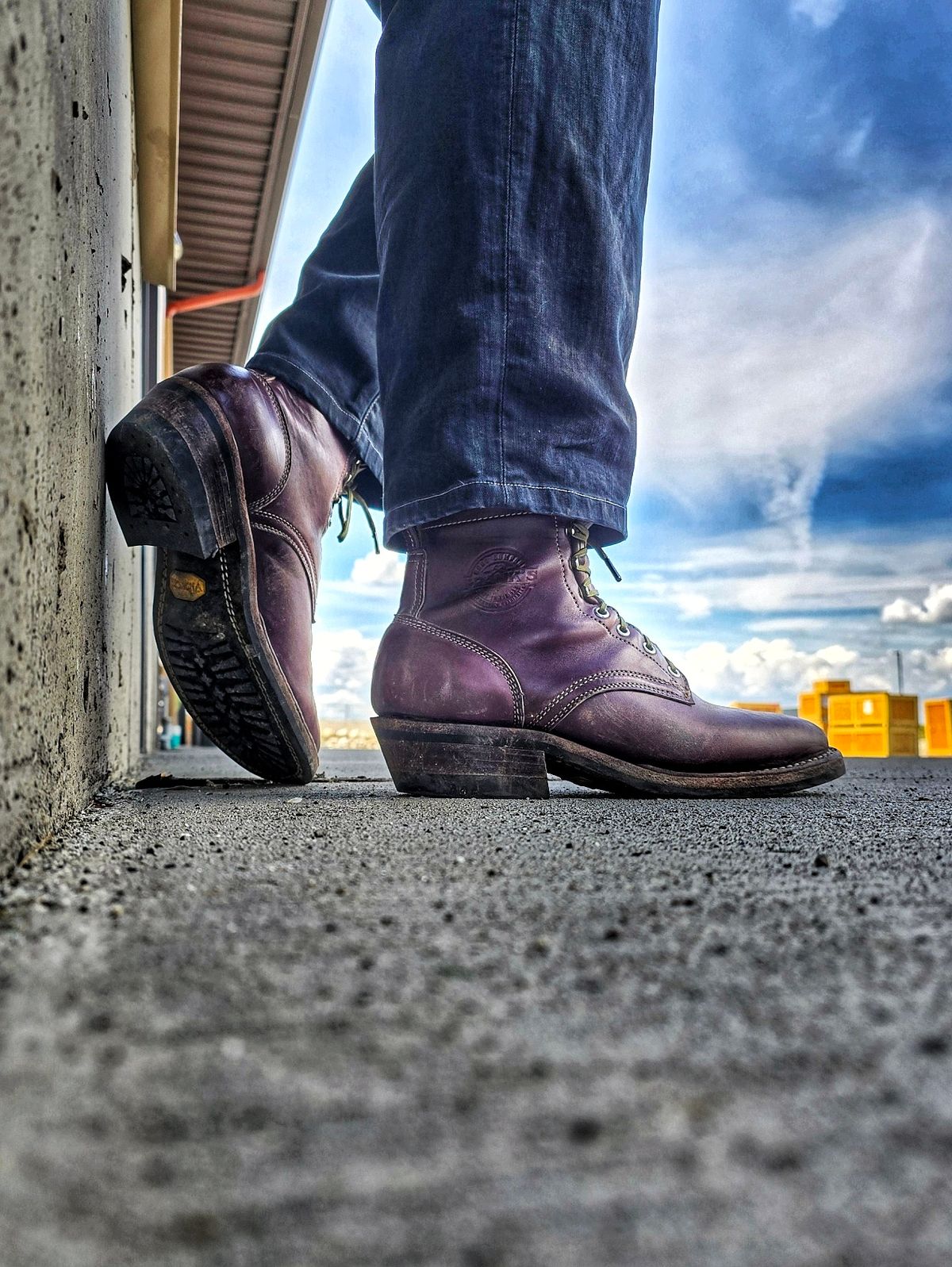 Photo by nobnix on May 23, 2025 of the Frank's Boots Square Toe in Maryam Amethyste TPR Horsebutt.