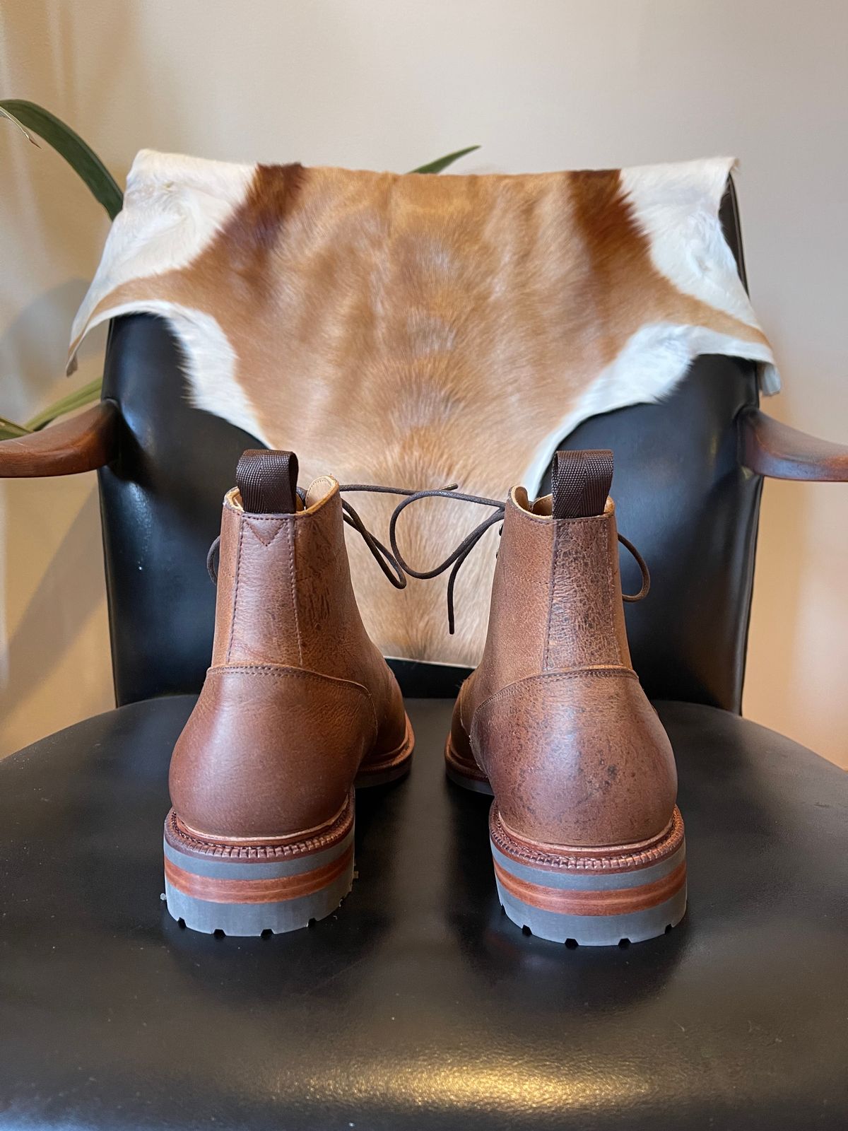 Photo by slypig on November 4, 2023 of the Meermin Service Boot in C.F. Stead Autumn Spice Waxed Kudu.