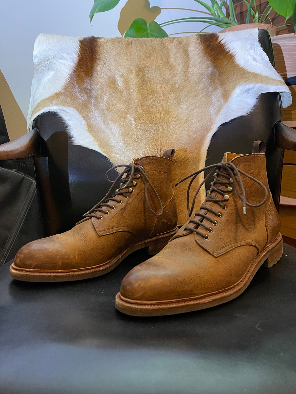 Photo by slypig on December 6, 2023 of the Meermin Service Boot in C.F. Stead Autumn Spice Waxed Kudu.