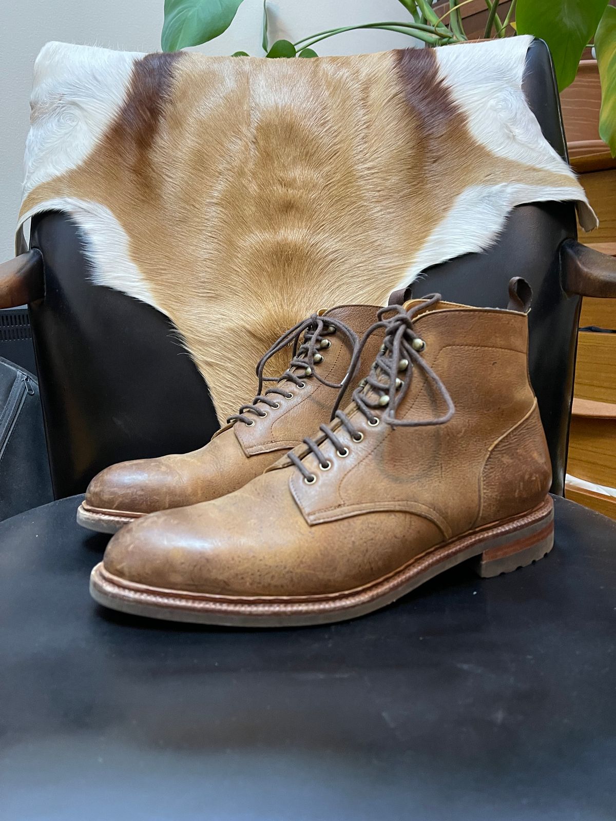 Photo by slypig on January 6, 2024 of the Meermin Service Boot in C.F. Stead Autumn Spice Waxed Kudu.