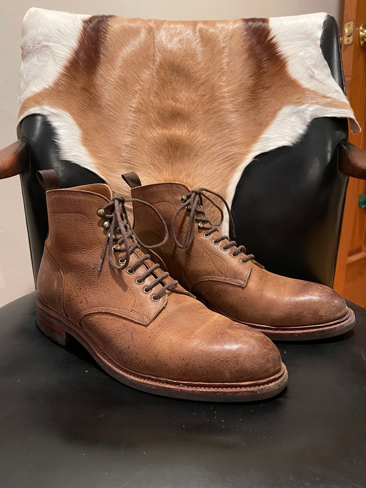 Photo by slypig on February 6, 2024 of the Meermin Service Boot in C.F. Stead Autumn Spice Waxed Kudu.