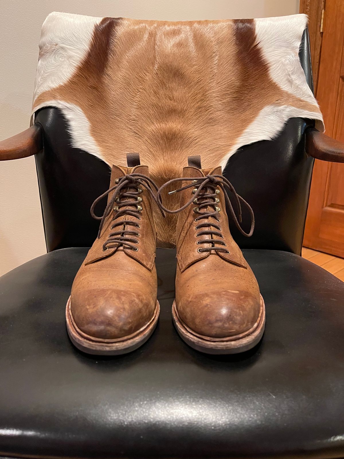 Photo by slypig on April 6, 2024 of the Meermin Service Boot in C.F. Stead Autumn Spice Waxed Kudu.