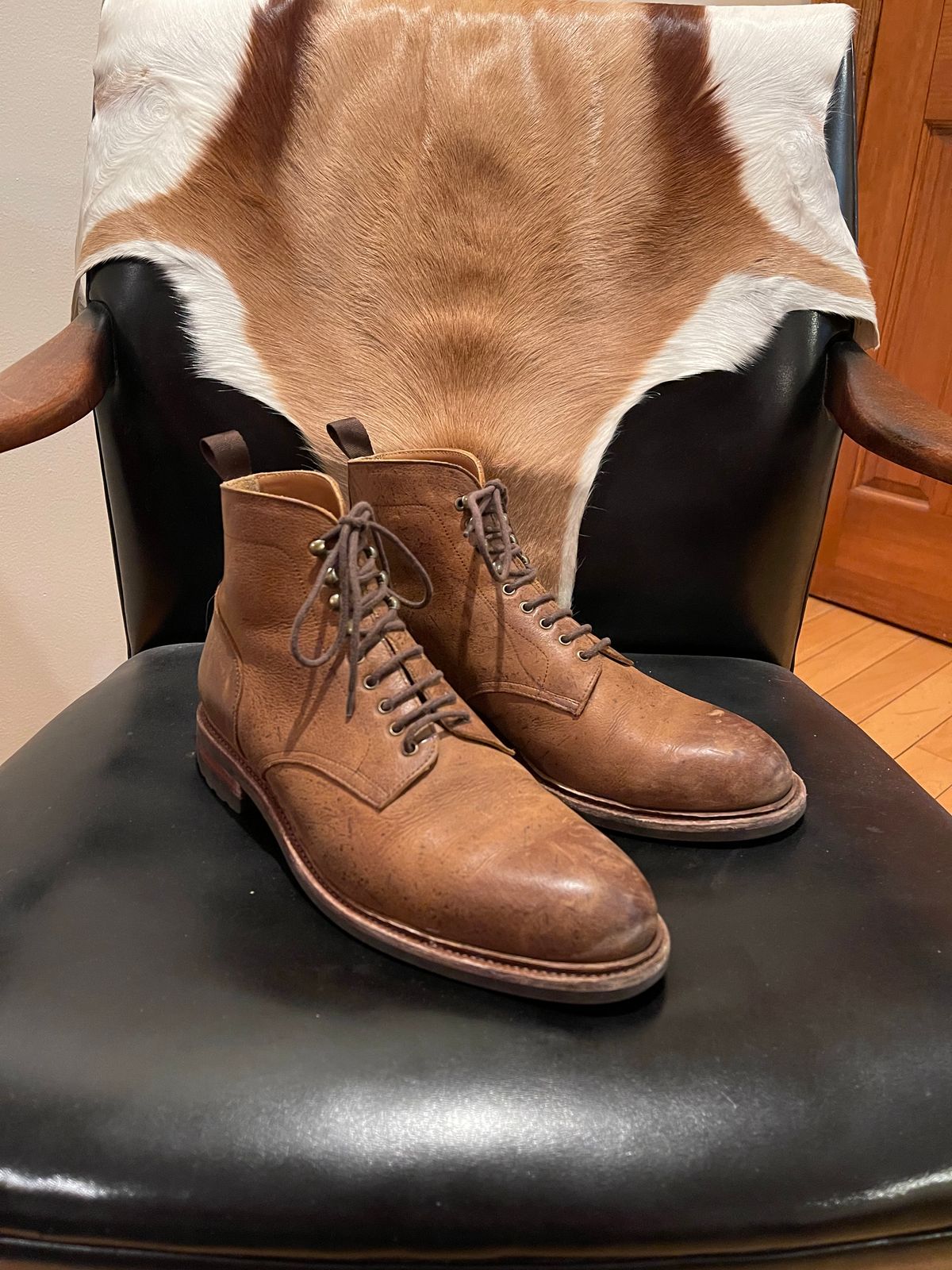 Photo by slypig on April 6, 2024 of the Meermin Service Boot in C.F. Stead Autumn Spice Waxed Kudu.