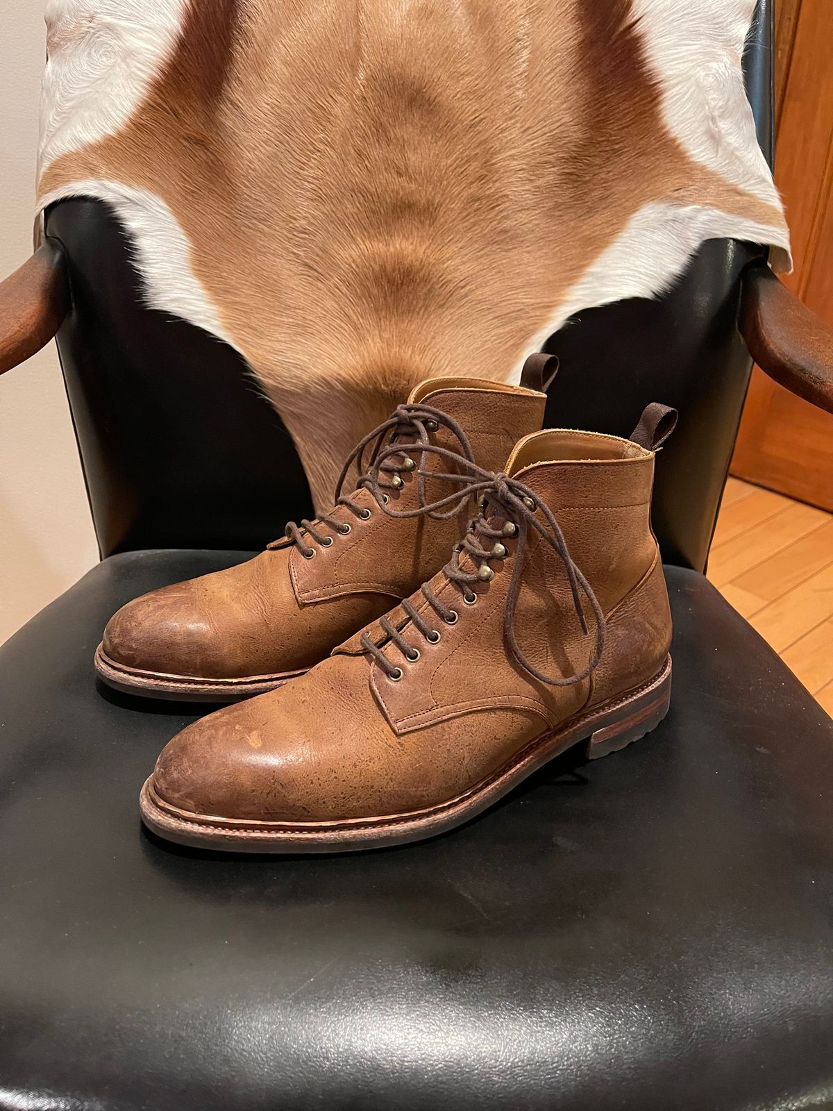 Photo by slypig on April 6, 2024 of the Meermin Service Boot in C.F. Stead Autumn Spice Waxed Kudu.