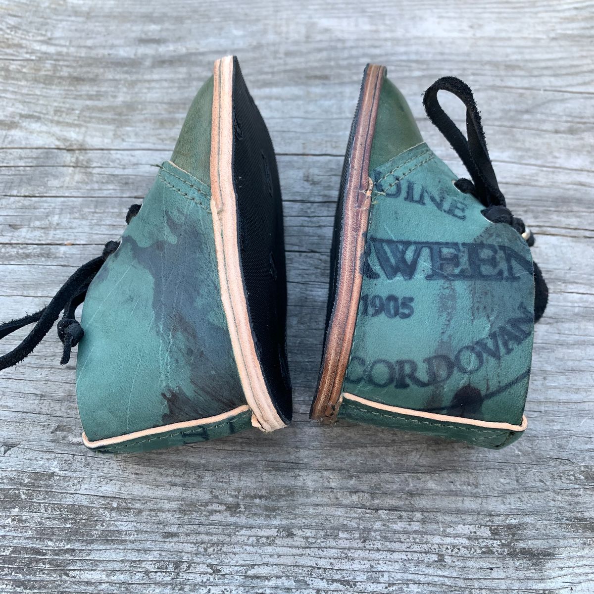 Photo by FrankLeeFineLeathers on August 31, 2020 of the Self-Made chukka in Horween Reverse Shell Cordovan.