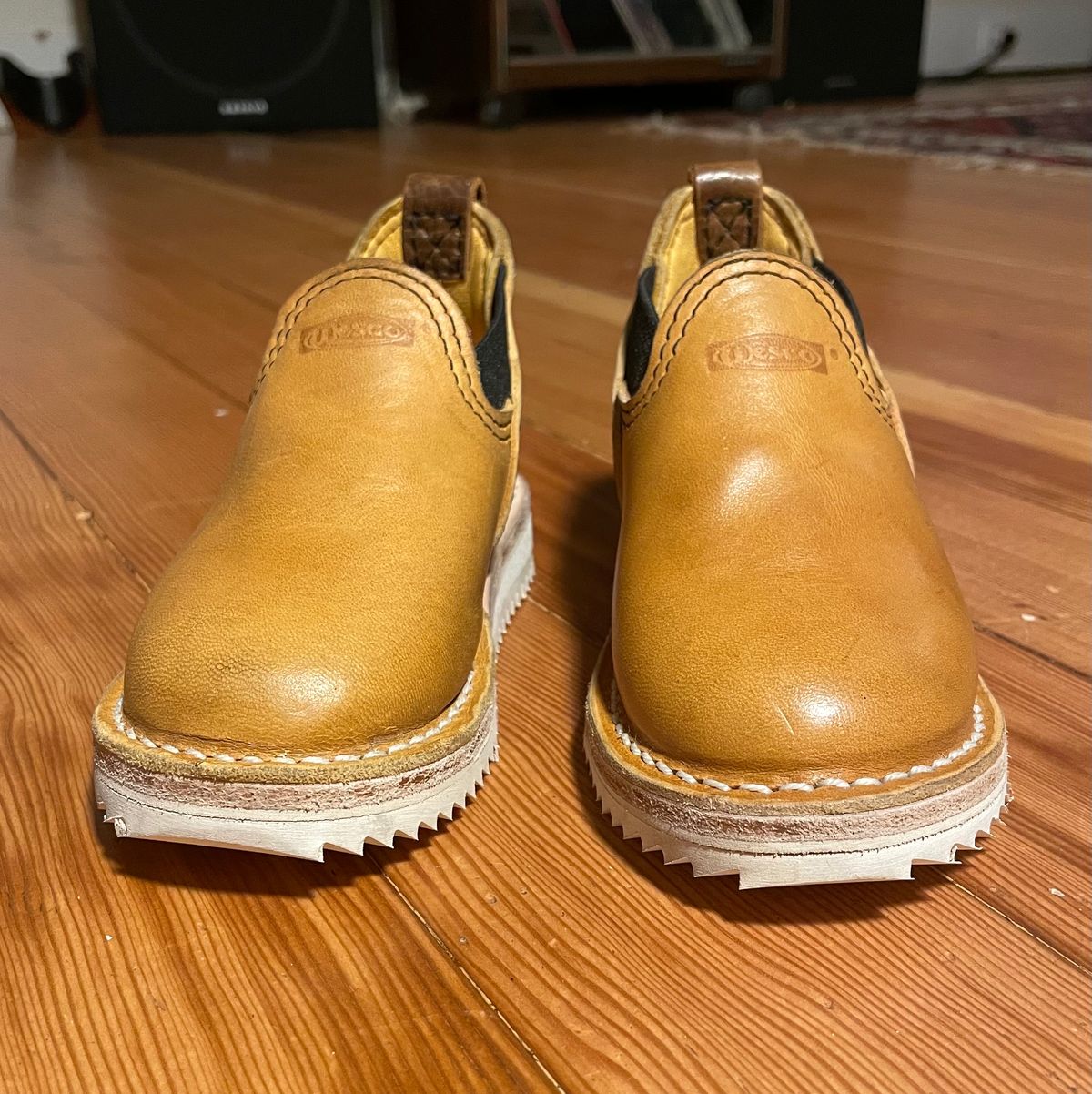 Photo by FrankLeeFineLeathers on October 3, 2023 of the Wesco Romeo in Maryam “ banana” horsebutt, Law shrunken bison, buckskin lined.
