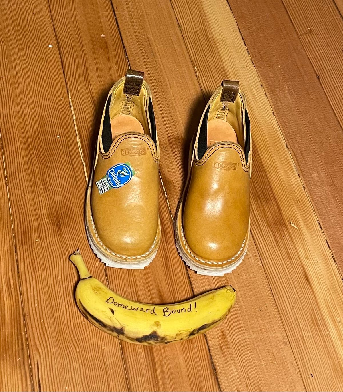 Photo by FrankLeeFineLeathers on October 3, 2023 of the Wesco Romeo in Maryam “ banana” horsebutt, Law shrunken bison, buckskin lined.