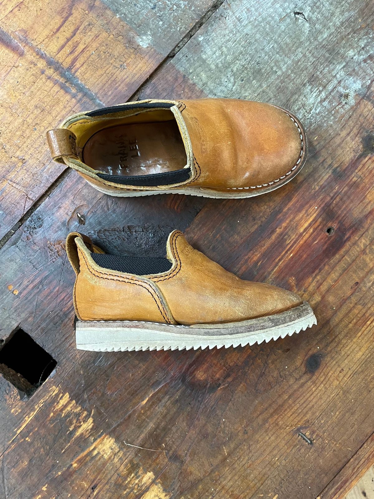 Photo by FrankLeeFineLeathers on December 5, 2023 of the Wesco Romeo in Maryam “ banana” horsebutt, Law shrunken bison, buckskin lined.
