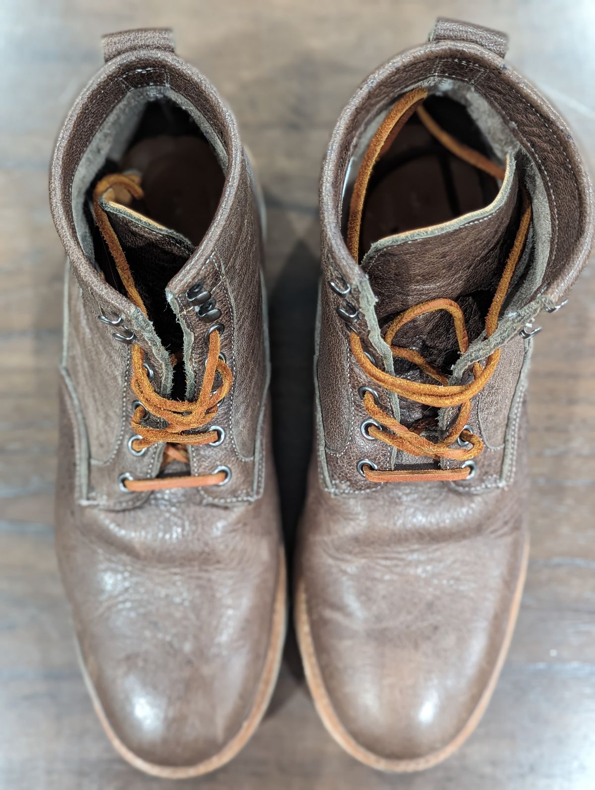 Photo by ento28 on March 6, 2024 of the Viberg Scout Boot in C.F. Stead Fog Waxed Veldt.