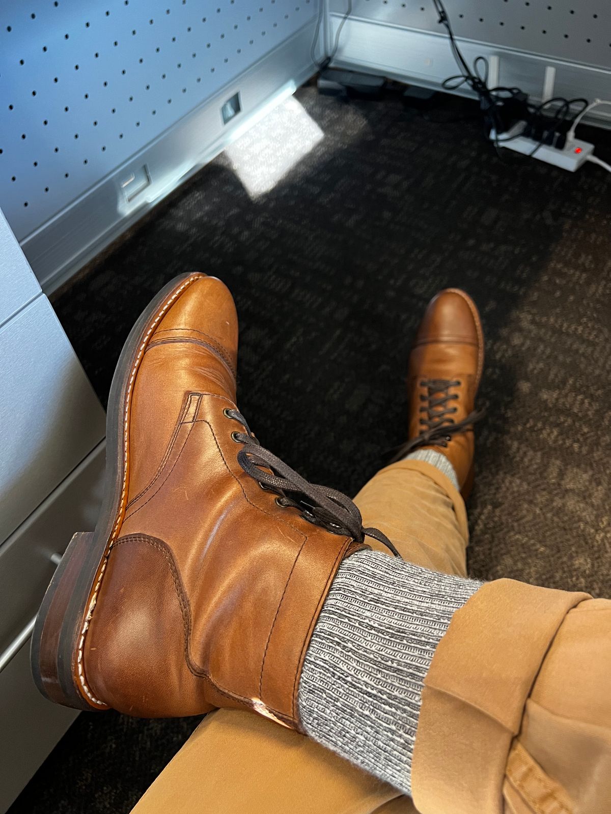 Photo by Smittysan on February 15, 2023 of the Thursday Captain in Horween Natural Chromexcel.