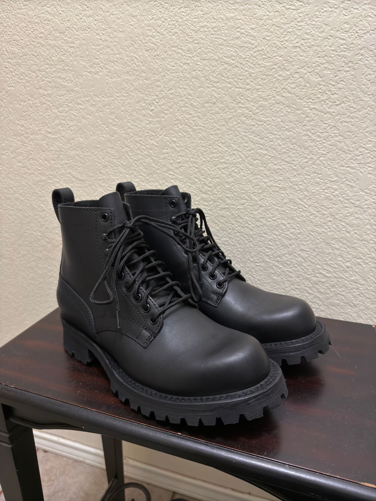 Photo by Smittysan on January 11, 2025 of the Thursday Thunder in Black Full Grain.