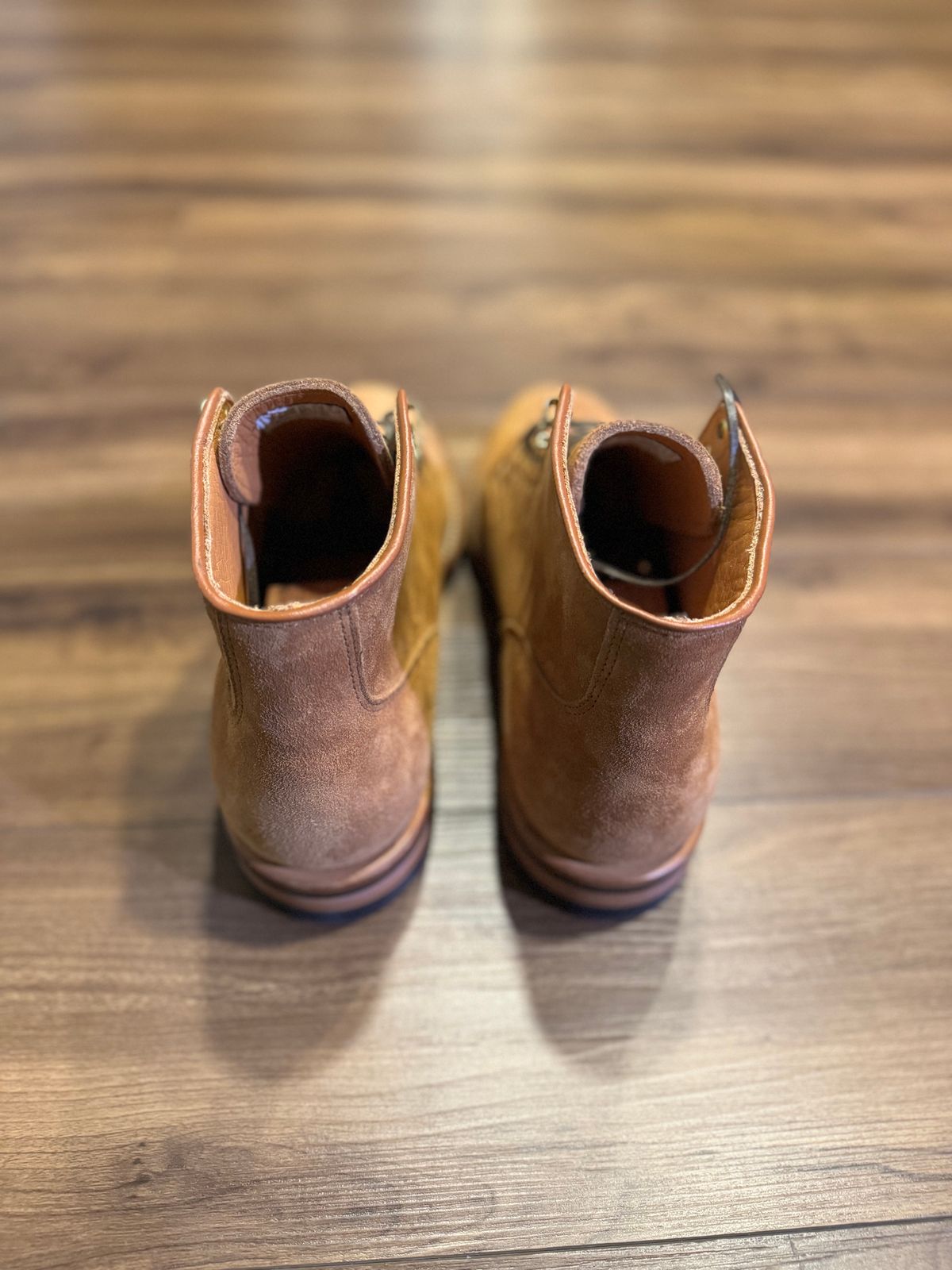 Photo by jinwoo on November 2, 2023 of the Viberg Service Boot in C.F. Stead Anise Kudu Reverse.