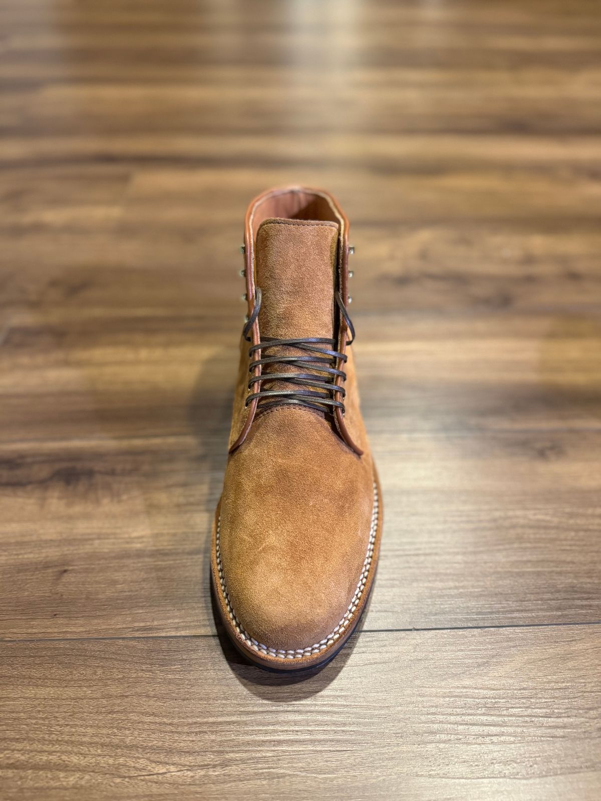 Photo by jinwoo on November 2, 2023 of the Viberg Service Boot in C.F. Stead Anise Kudu Reverse.