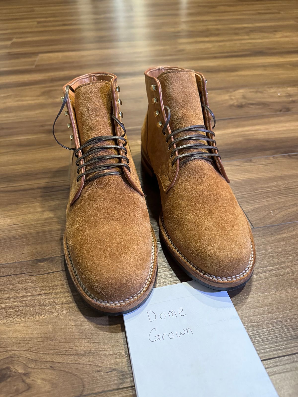 Photo by jinwoo on November 2, 2023 of the Viberg Service Boot in C.F. Stead Anise Kudu Reverse.
