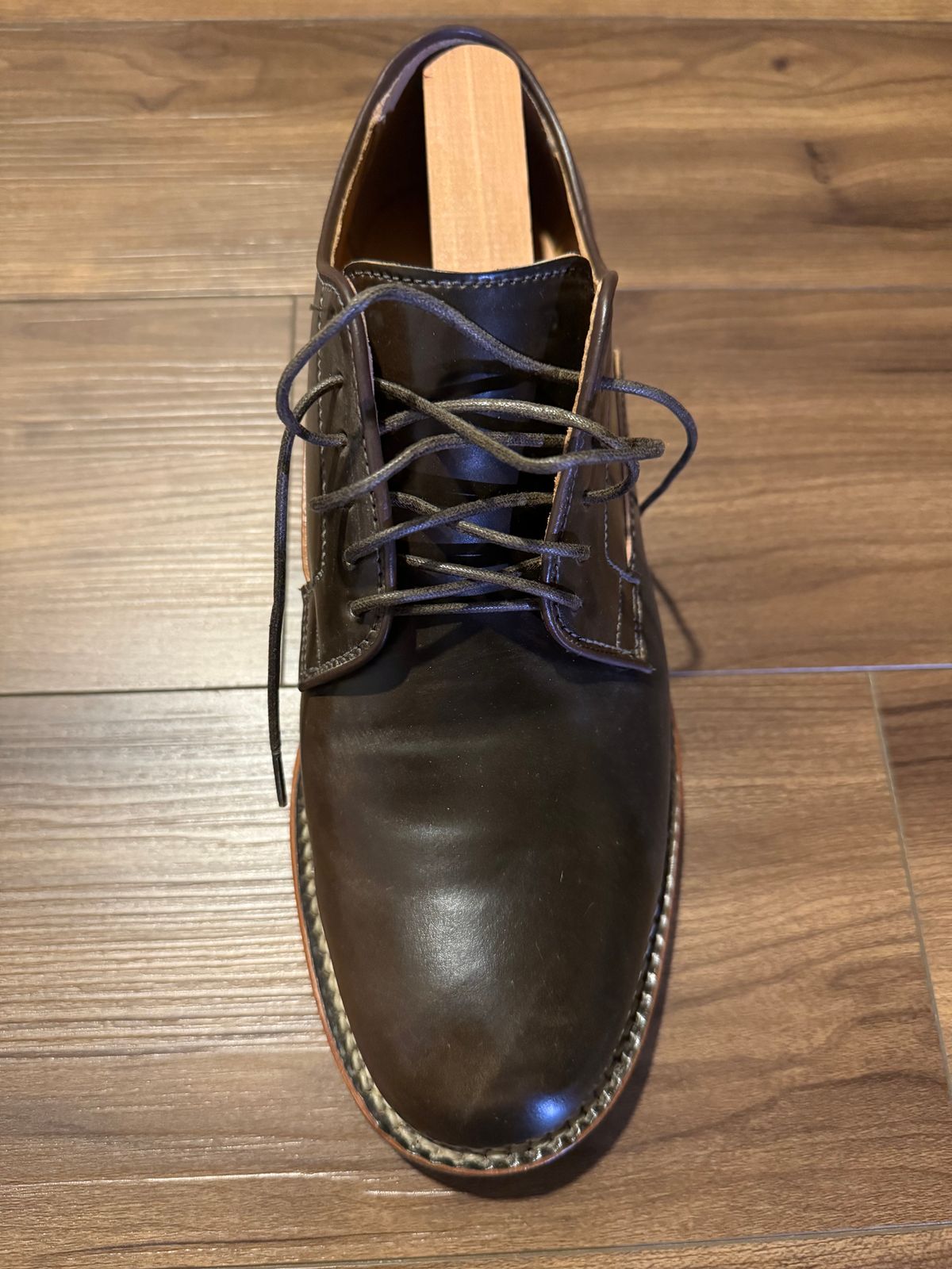 Photo by jinwoo on October 9, 2023 of the Viberg Derby Shoe in Horween Dark Cognac Shell Cordovan.