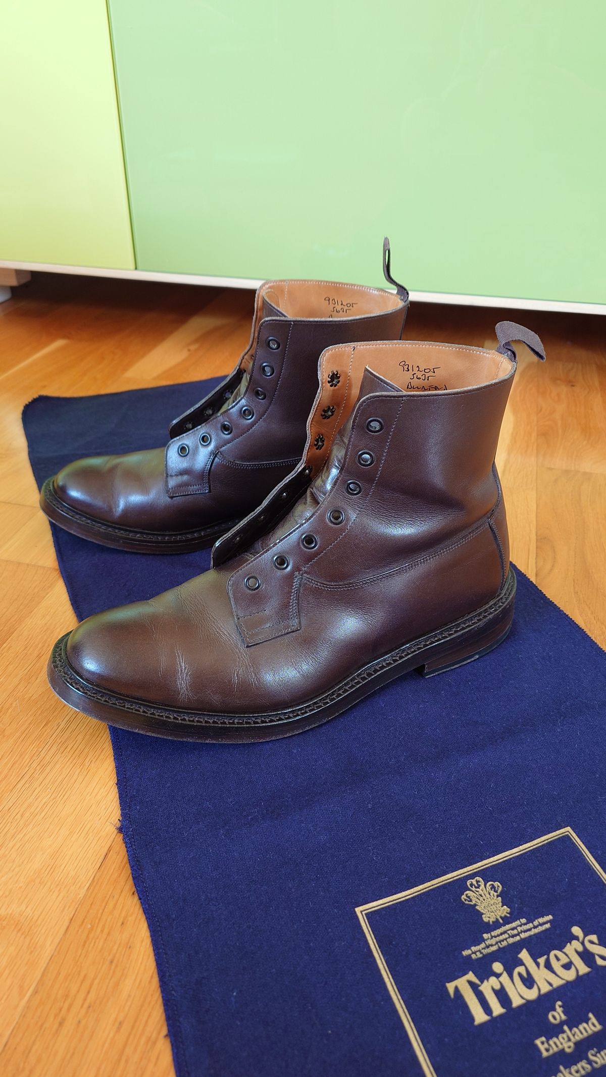 Photo by sowakichi on May 9, 2024 of the Tricker's Burford Country Boot in Espresso Burnished Calf.