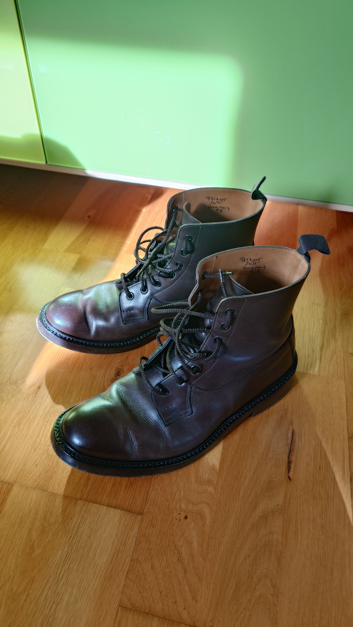 Photo by sowakichi on October 20, 2024 of the Tricker's Burford Country Boot in Espresso Burnished Calf.