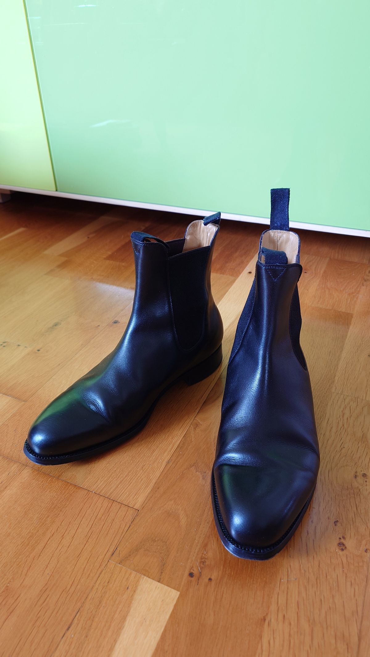 Photo by sowakichi on July 13, 2024 of the J.M. Weston Cambre Chelsea Boots in Black Boxcalf.