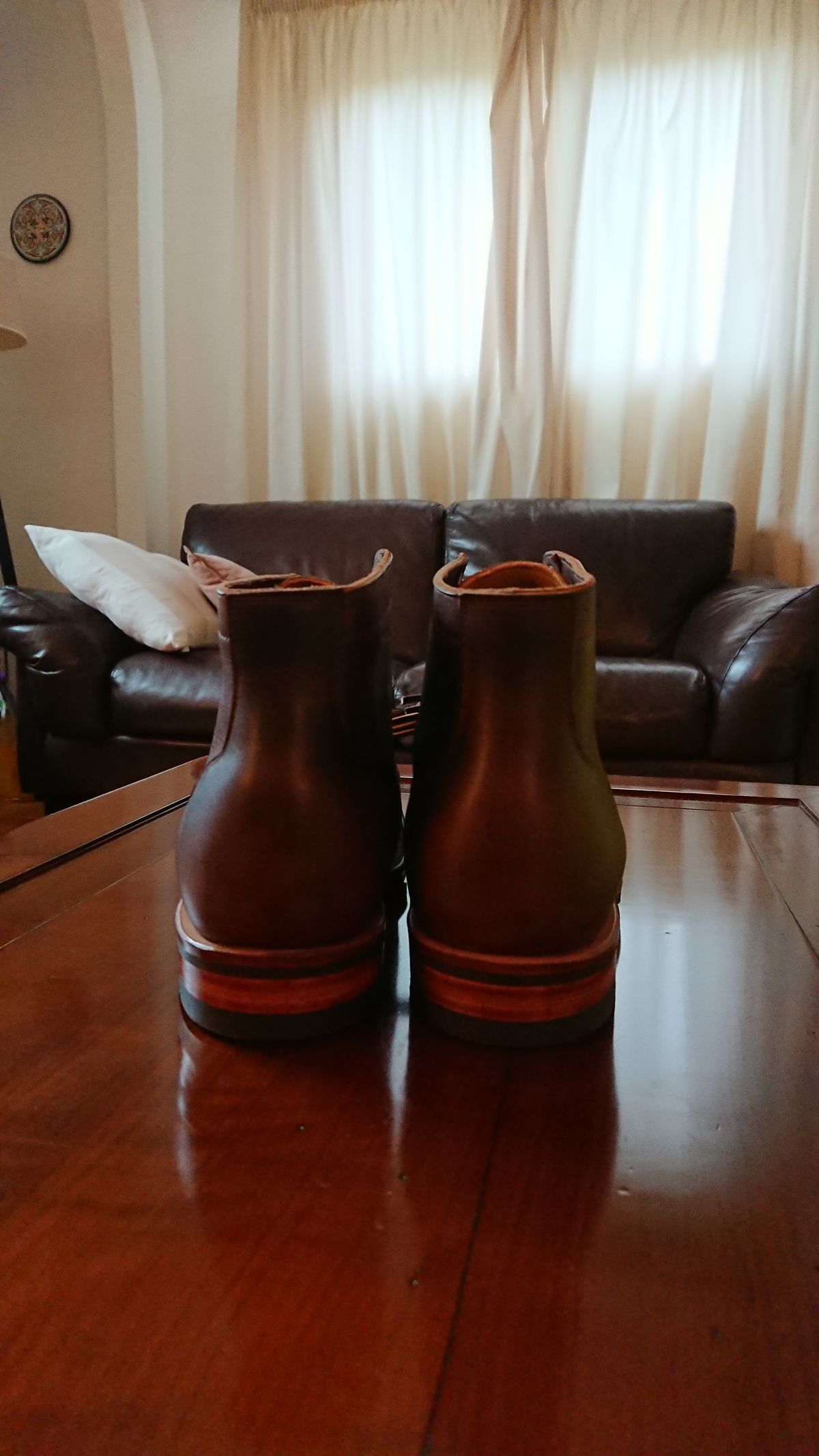 Photo by sowakichi on October 1, 2022 of the Viberg Service Boot in Horween Rowdy Dachshund.