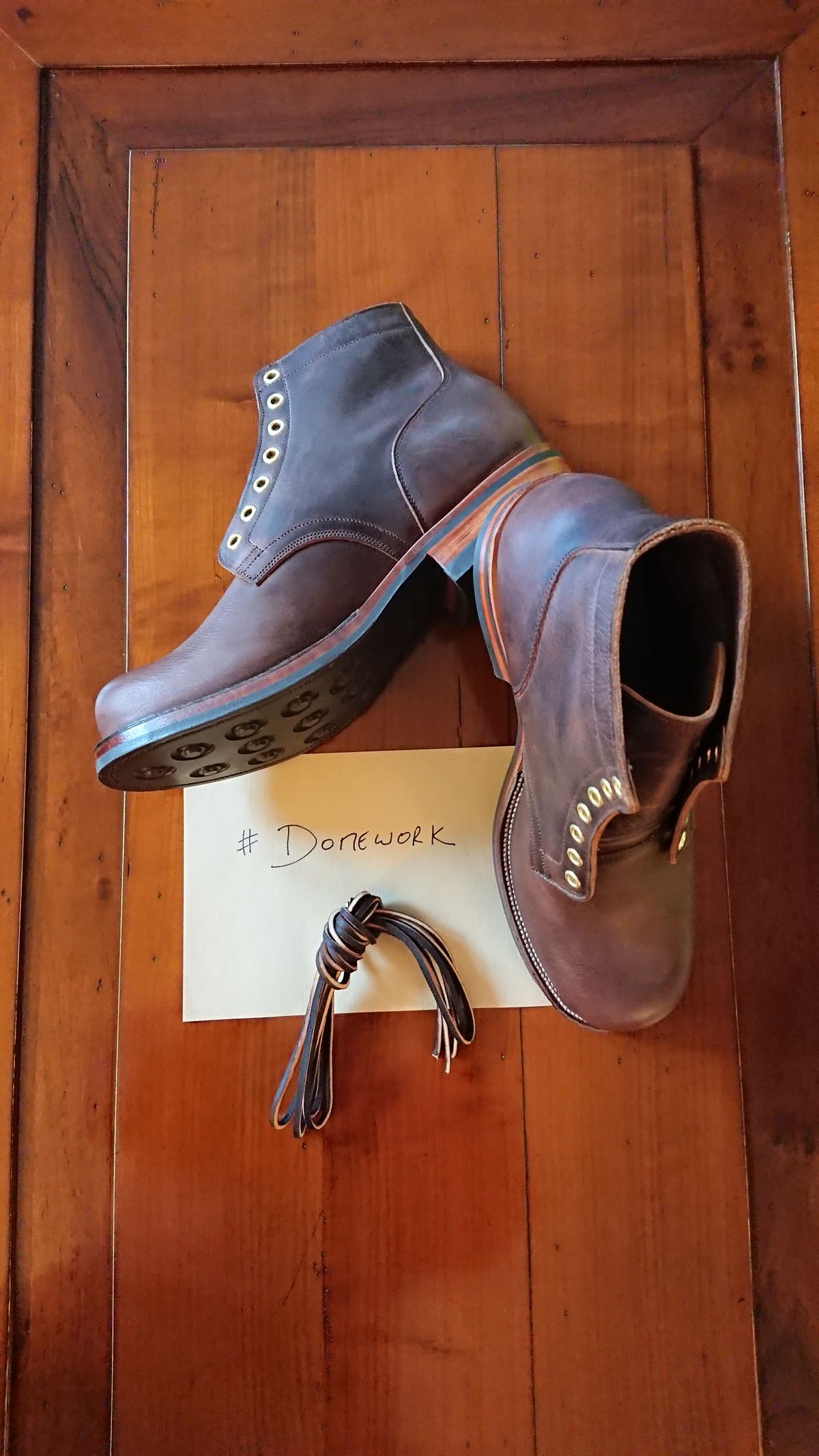 Photo by sowakichi on October 1, 2022 of the Viberg Service Boot in Horween Rowdy Dachshund.