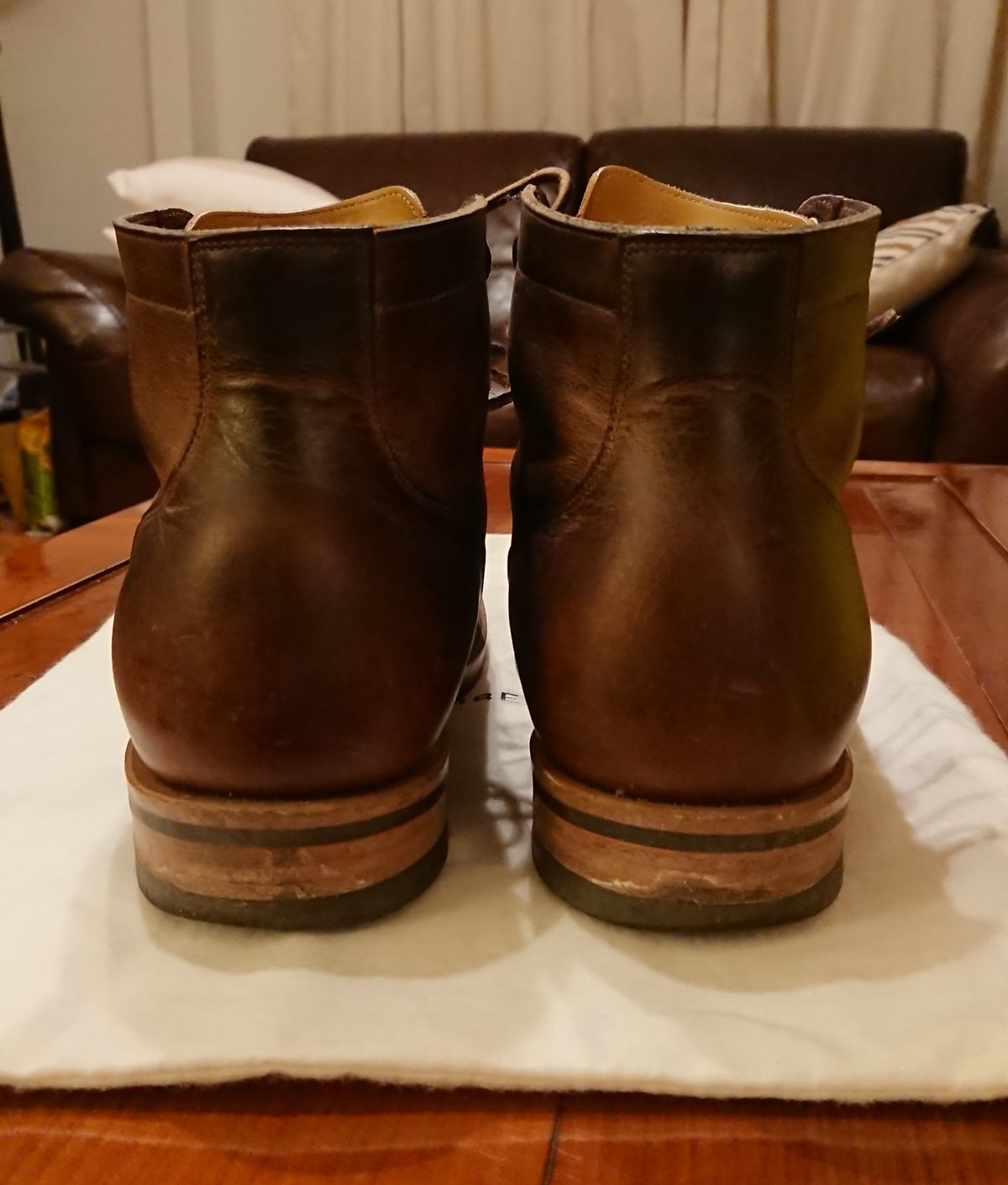 Photo by sowakichi on January 2, 2023 of the Viberg Service Boot in Horween Rowdy Dachshund.